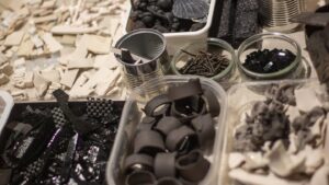 Eléments de mosaïque pendant le stage de mosaïste
