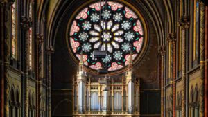 L’Ensemble Antiphona à l'Eglise de Gesù à Toulouse où se passe le stage de chant avec Rolandas Muleika