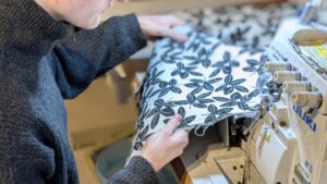 Stage de couture de jupe avec une créatrice