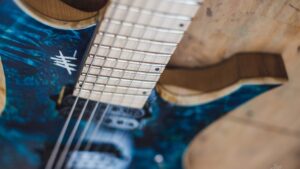 Stage de lutherie en guitare vers Toulouse avec un luthier