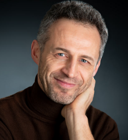 Portrait de David Gard, tapissier d'ameublement et formateur tapissier d'ameublement à Montpellier