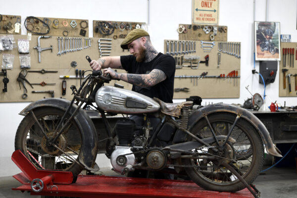 Formation à la mécanique moto intensive entre Aix-en-Provence et Avignon - CAP Maintenance de véhicules - Option C motocycles