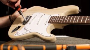 Luthier