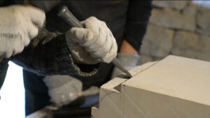 Formation tailleur de pierre pour apprendre à sculpter et travailler la pierre en Aveyron