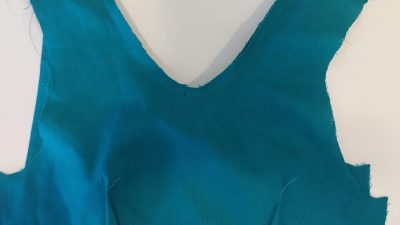 Découpe pendant le stage de couture en Gironde (33)