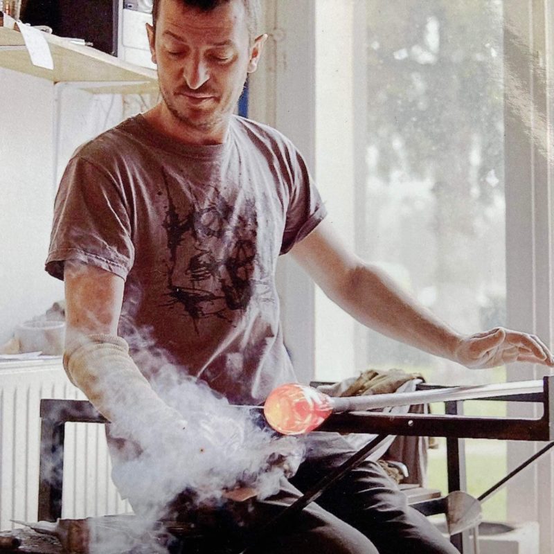 Cyril-John ROUSSEAU, souffleur de verre à l'action