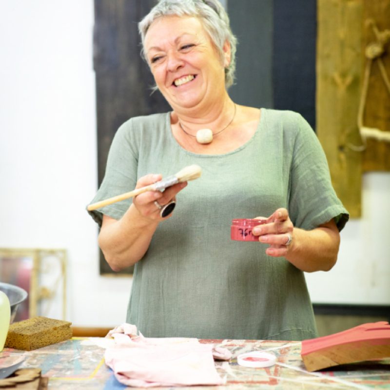 Sylvie CAU restauratrice de meubles