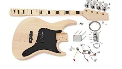 Kit de basse pro à assembler pendant le stage chez un luthier vers Toulouse