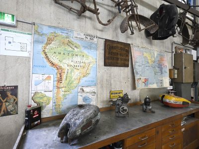 Atelier dans lequel se passe la formation mécanique moto entre dans le Vaucluse
