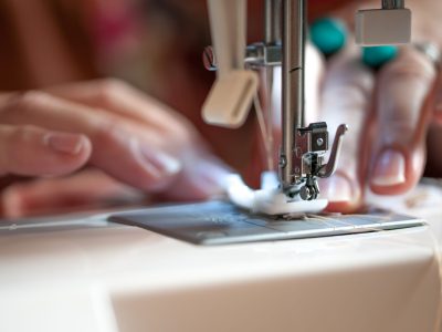Machine à coudre formation couture Retouches simples à Bordeaux