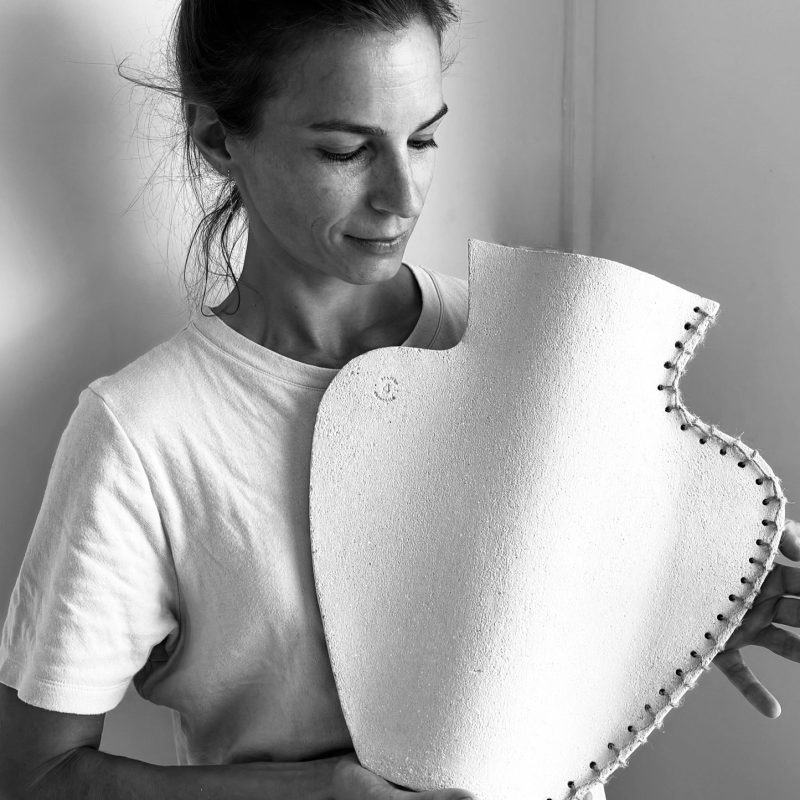 Laetitia Cabassu de l'atelier tournage céramique à Marseille