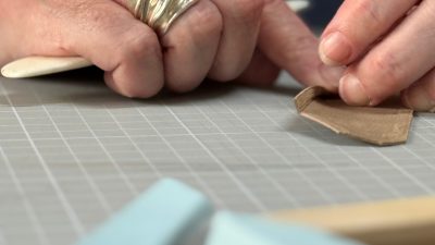 Pliage stage de modelage du cuir - Marqueterie et gainerie à Paris