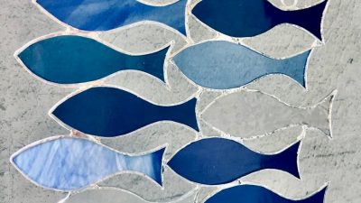 Poissons pour l'atelier sur le vitrail Tiffany