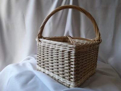 Panier carré tressé formation à la vannerie d'osier en Bourgogne