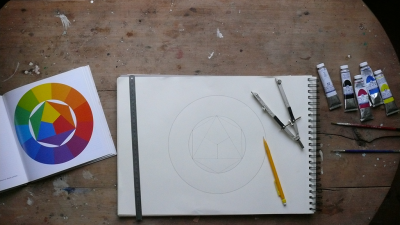Schéma pendant les cours de peinture à la gouache avec une artiste peintre