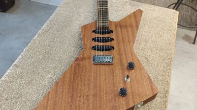Guitare terminée au cours du stage en lutherie avec un luthier vers Toulouse