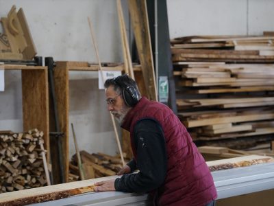 Planches pendant la formation ébénisterie avec un ébéniste à Montpellier