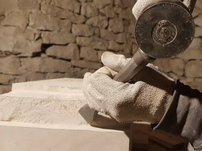 Technique pendant la formation tailleur et sculpteur de pierre en Aveyron