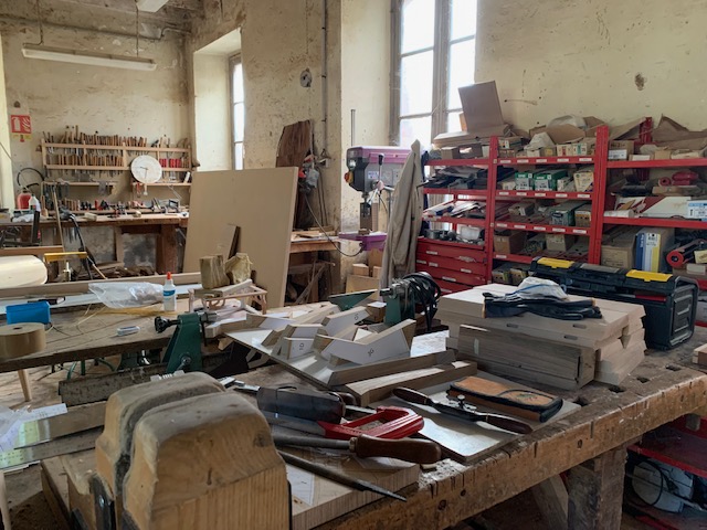 atelier-ebeniste-sculpteur-bois-2 Atelier d'ébéniste et de sculpteur sur bois