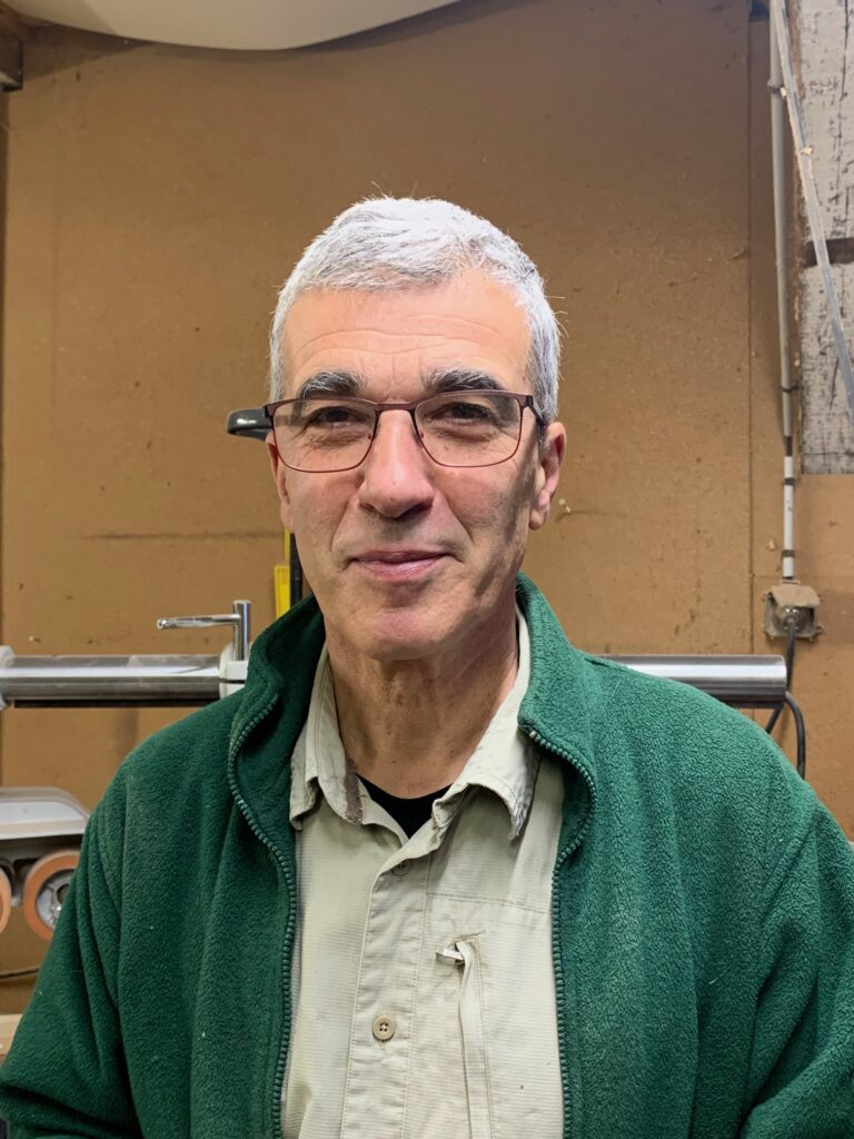 Maitre artisan ébéniste François Prom