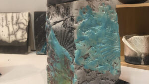 Création pendant le stage de poterie et céramique Raku à Tarbes