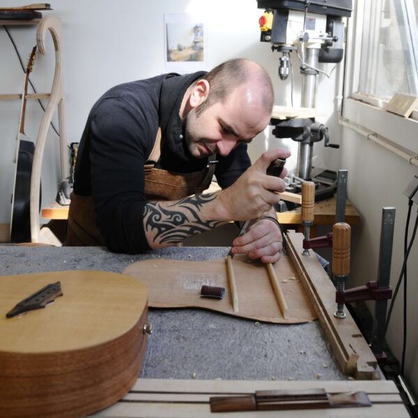 Alexandre Proust, , luthier vers Toulouse