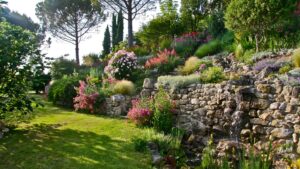 Jardin de chambres d'hôtes pendant le stage
