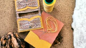 outils de couture au cours du stage en maroquinerie dans le Pays Basque