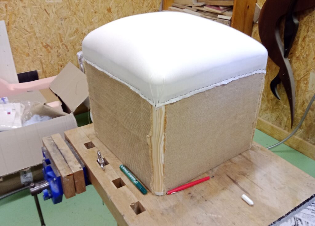 Stage de Tapisserie Décorative : créez votre pouf