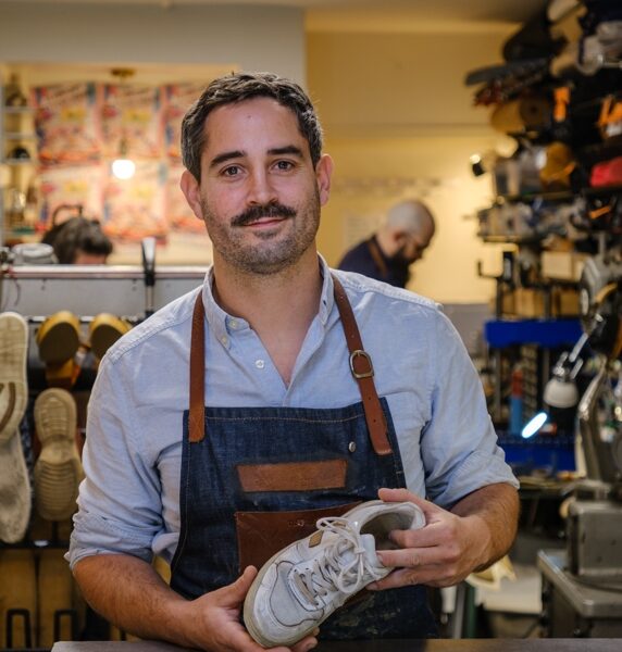 Artisan cordonnier Clément Fabries