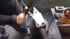 Stage en coutellerie pour fabriquer un couteau