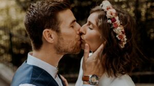 Serre-tête de mariage fait pendant l'atelier de fleurs séchées en Gironde