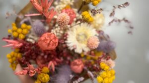 Atelier de fleurs séchées à Bordeaux chez un fleuriste