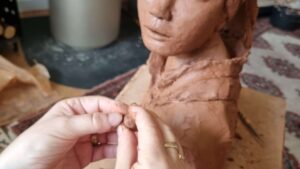 Stage de sculpteur avec de la terre glaise sur 3 jours