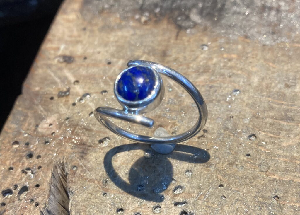 Stage chez un bijoutier à Montpellier : créez vos bijoux en argent