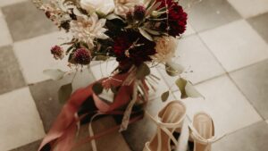 Bouquet fait par Inès Siniscalco, fleuriste qui propose un stage, dans une ambiance mariage