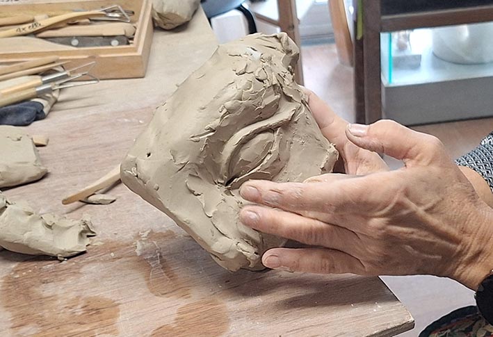 Atelier sculpture sur terre