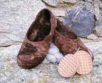 Exemples de chaussons en laine fabriqués pendant le stage