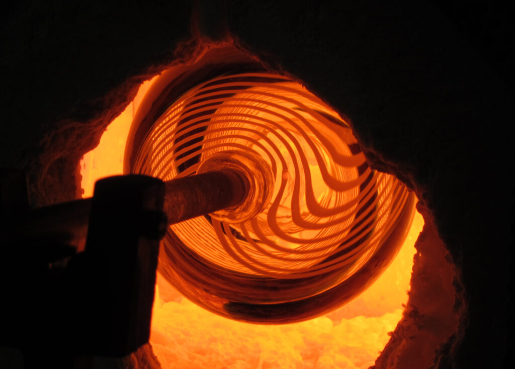 Atelier d'initiation souffleur de verre proche de Paris - journée entière (6h)