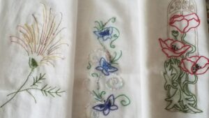 Broderie Coussin brodé atelier sur la broderie haute couture (au point de Beauvais)