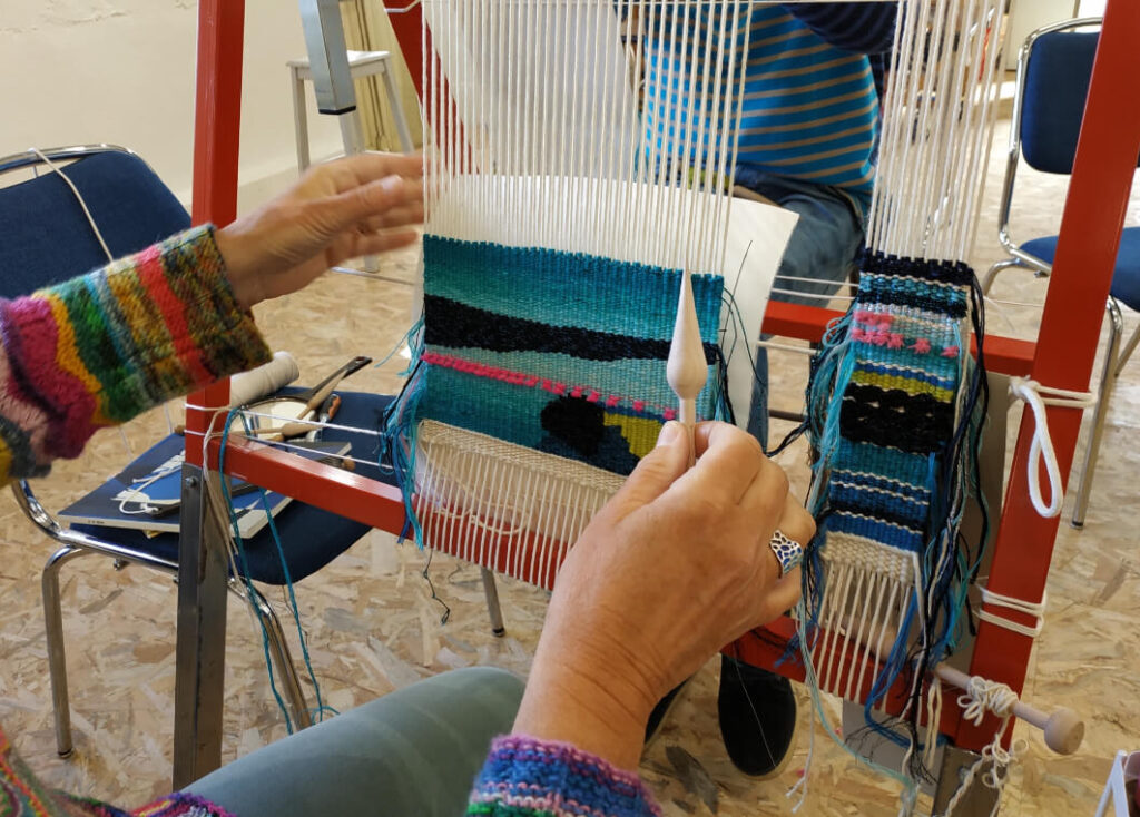 Création textile du stage de tapisserie sur métier à tisser
