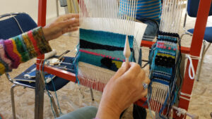 Création textile du stage de tapisserie sur métier à tisser