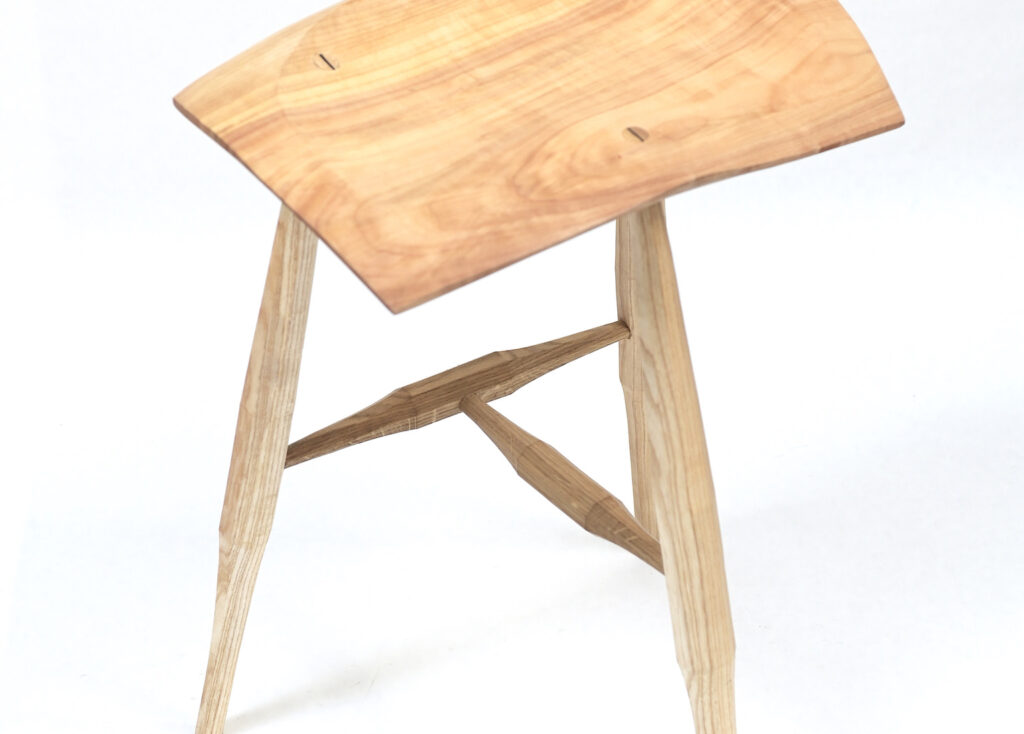 Stage d'ébéniste : créer un tabouret ergonomique
