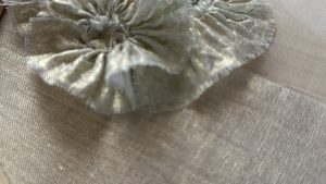 Fleurs en tissu atelier création de bijoux textiles