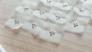 Broderie atelier création de bijoux textiles