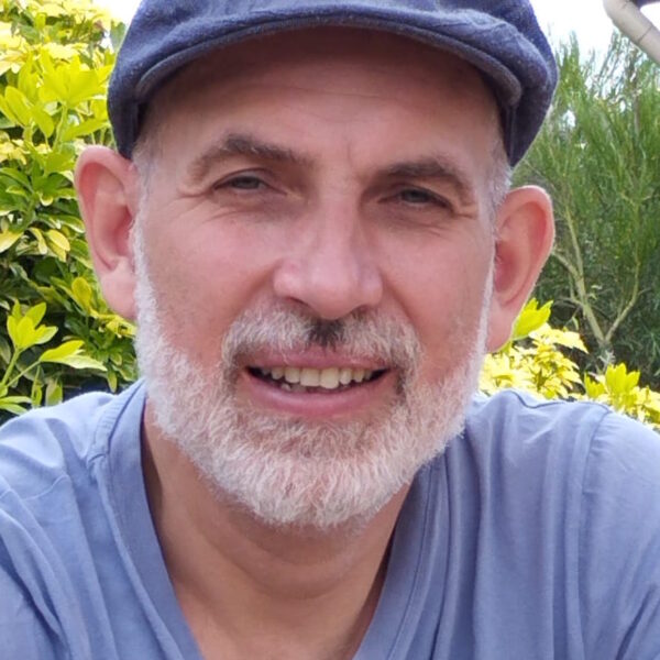 Slim Guenaoui, vitrailliste dans le Perche